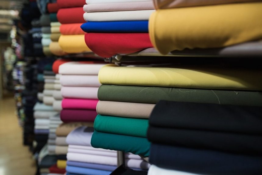 4 Kain Sarimbit Couple: Warna, Desain Exclusive Terbaru