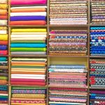 5 Jenis Kain Sarimbit Muslim untuk Tampil Stylish & Syar’i