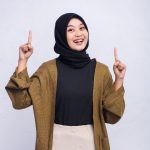 7 Cara Menjaga Warna Hijab Tetap Cerah dan Tahan Lama