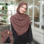 Tips Berhijab untuk Membuat Pipi Terlihat Tirus & Menarik