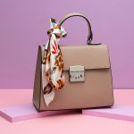 10 Aksesoris Gamis Polos: Mempercantik Tampilan Gamis Kamu