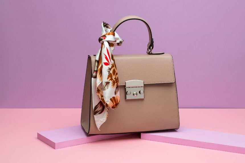 10 Aksesoris Gamis Polos: Mempercantik Tampilan Gamis Kamu