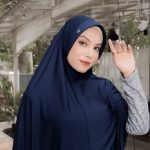 8 Tips Tampil Modis Dengan Hijab Bergo tanpa Terlihat Tua