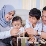 Parenting Islami: 9 Cara Komunikasi dengan Anak Dalam Islam